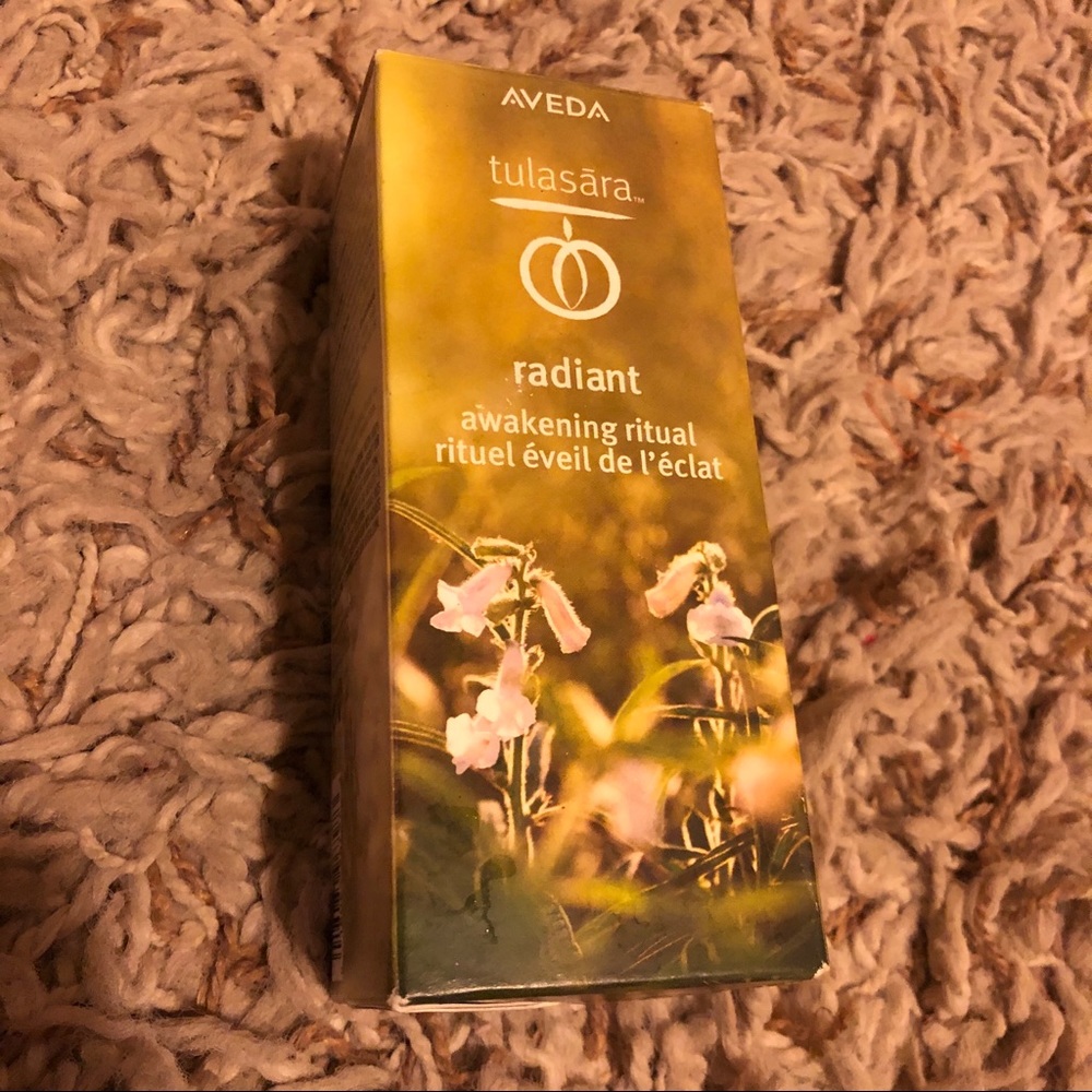 𝐴𝑣𝑒𝑑𝑎 𝑜𝑖𝑙 𝑎𝑛𝑑 𝑑𝑟𝑦 𝑏𝑟𝑢𝑠ℎ